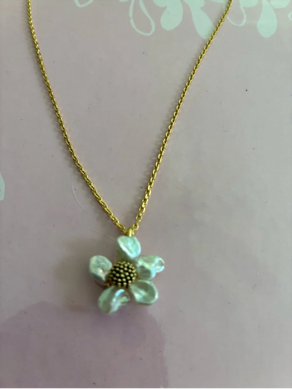 kate spade Gold Chain Necklace with White Flower Pendant